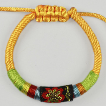 GANCHO 39. Pulseras surtidas. 