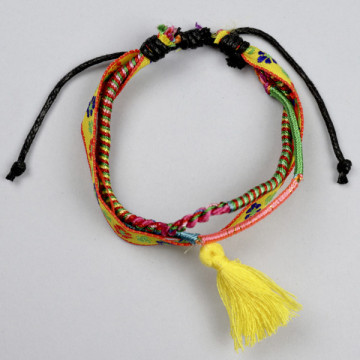 HOOK 33. Assorted bracelets.