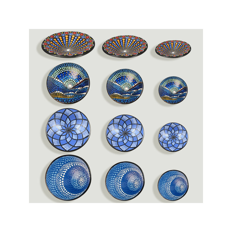 Ensemble de 3 bols ronds en terre cuite. Modèles assortis. 24/20/15cm Ensemble de 3 bols ronds en terre cuite. Modèles assortis. 24/20/15cm