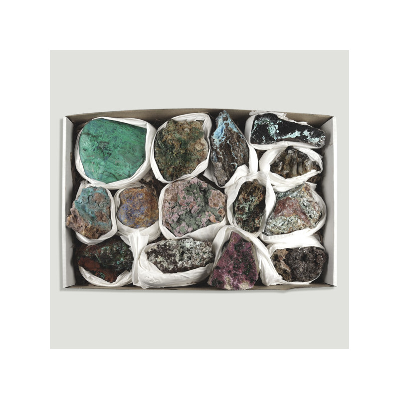 Assorted mineral box Zaire. 33x22cm. Assorted mineral box Zaire. 33x22cm.