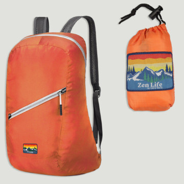 Gancho 23. Mochila. 29x45x17cm. Naranja. Modelo impermeable