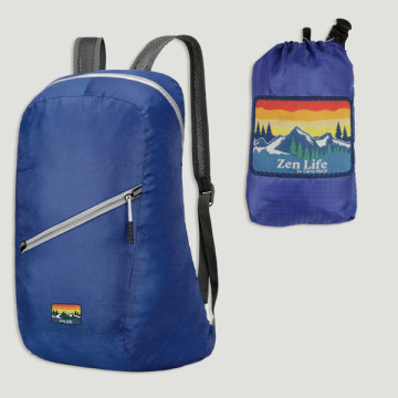 Gancho 30. Mochila. 29x45x17cm. Azul eléctrico. Modelo impermeable