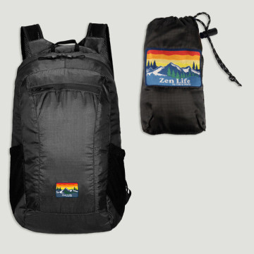 Gancho 48. Mochila. 24x41x16cm. Negro. Modelo impermeable