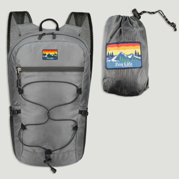 Gancho 60. Mochila. 24x44x14cm. Gris oscuro. Modelo impermeable