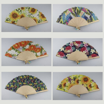 Hook 05 - Wooden fan with design: Various flowers. Assorted colors