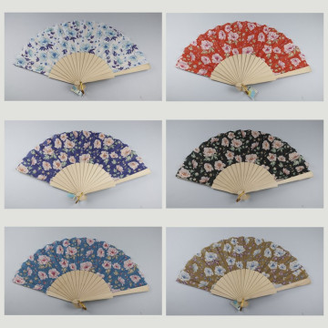 Gancho 06 - Abanico de madera con diseño de: Flores. Colores surtidos