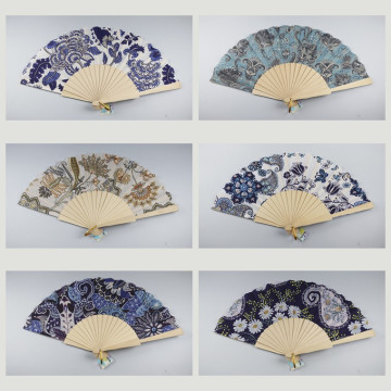 Hook 15 - Wooden fan with design: Various flowers. Assorted colors