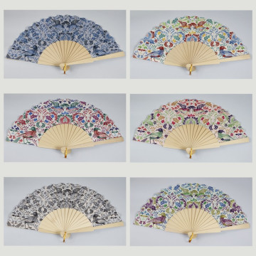 Gancho 25 - Abanico de madera con diseño de: Flores. Colores surtidos