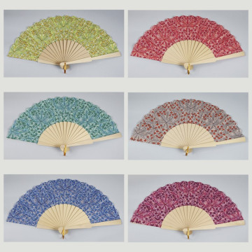 Gancho 26 - Abanico de madera con diseño de: Flores. Colores surtidos