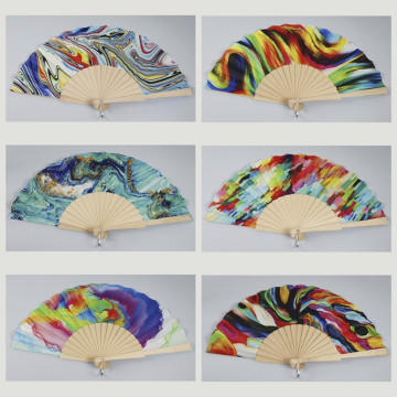 Gancho 36 - Abanico de madera con diseño de: Abstracto. Colores surtidos