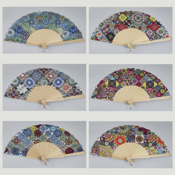 Hook 39 - Wooden fan with design: Mosaic. Assorted colors