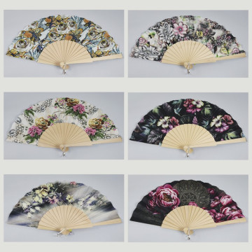 Hook 40 - Wooden fan with design: Flowers. Assorted colors