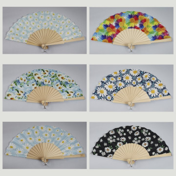 Hook 47 - Wooden fan with design: Daisies. Assorted colors