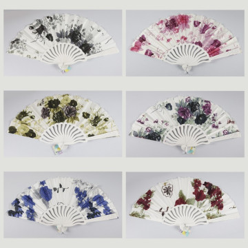 Hook 57 - Plastic fan with design: Flowers. Assorted colors