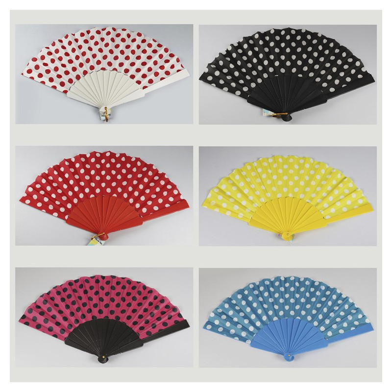 Crochet 70 - Éventail en plastique avec motif : Classique andalou. Couleurs assorties Crochet 70 - Éventail en plastique avec motif : Classique andalou. Couleurs assorties