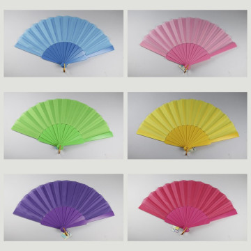 Hook 71 - Plastic fan with design: Solid colour. Assorted colours