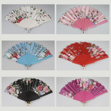 Hook 73 - Plastic fan with design: Flowers. Assorted colours