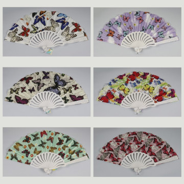 Gancho 80 - Abanico de plástico con diseño de: Mariposas. Colores surtidos