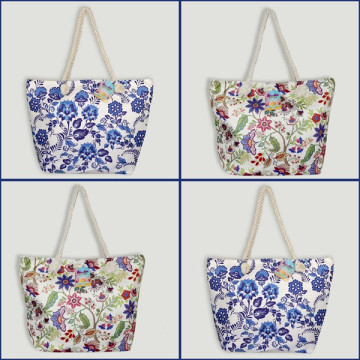 Beach bag. Rope handle. Flowers model