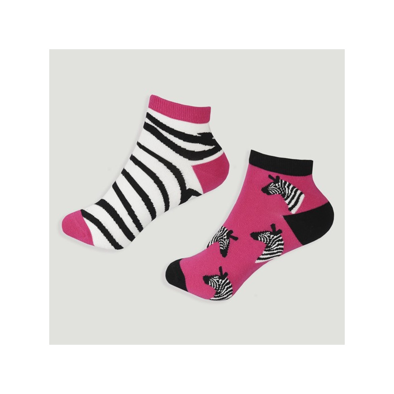 Gancho 07 – Par calcetines. Modelo: Cebra Gancho 07 – Par calcetines. Modelo: Cebra