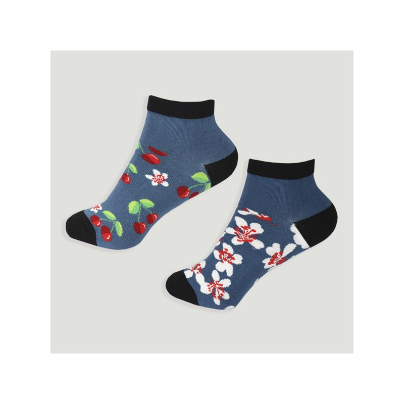 Gancho 12 – Par calcetines. Modelo: Cerezas / Flores Gancho 12 – Par calcetines. Modelo: Cerezas / Flores