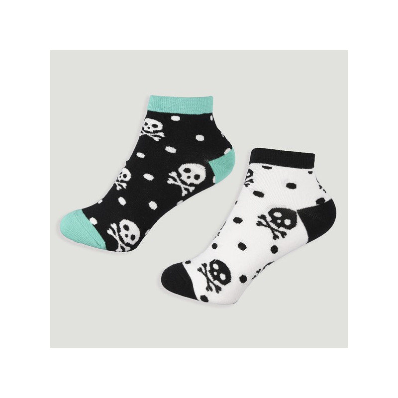 Gancho 26 – Par calcetines. Modelo: Calaveras Gancho 26 – Par calcetines. Modelo: Calaveras