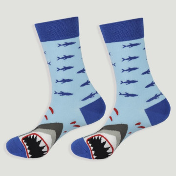 Crochet 47 – Paire de chaussettes. Modèle : Requin