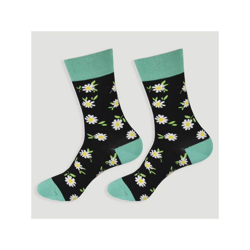 Gancho 56 – Par calcetines. Modelo: Margaritas Gancho 56 – Par calcetines. Modelo: Margaritas