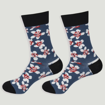 Crochet 64 – Paire de chaussettes. Modèle : Fleurs