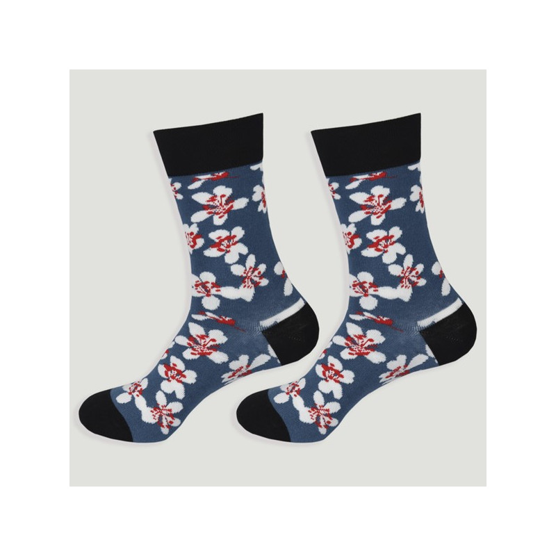 Gancho 64 – Par calcetines. Modelo: Flores Gancho 64 – Par calcetines. Modelo: Flores