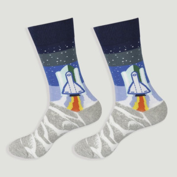 Crochet 76 – Paire de chaussettes. Modèle : Fusée spatiale