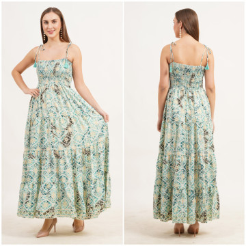 Vestido largo Poliéster. Talla Única / 4 colores