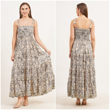 Vestido largo Poliéster. Talla Única / 4 colores