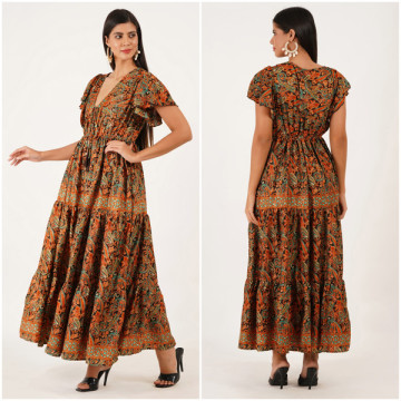 Polyester long dress. One size / 4 colors