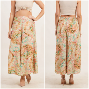 Jupe-short en rayonne. Taille unique / 4 couleurs