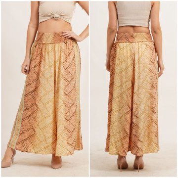 Polyester skort. One size / 4 colors