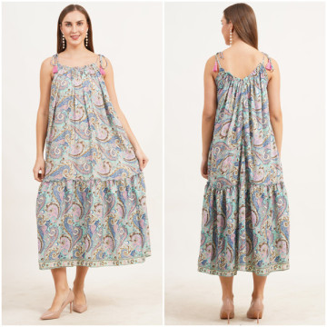 Polyester long dress. One size / 4 colors