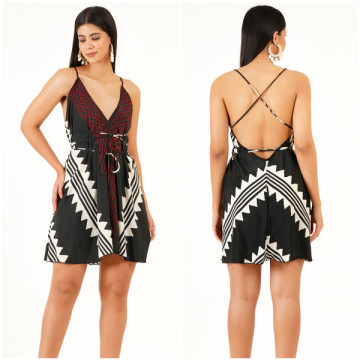 Short polyester dress. One size / 4 colors