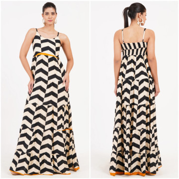 Vestido longo em rayon. Tamanho único / 4 estampas