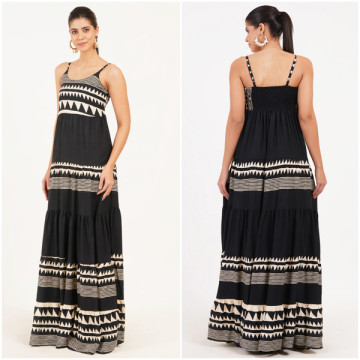 Vestido longo em rayon. Tamanho único / 4 estampas