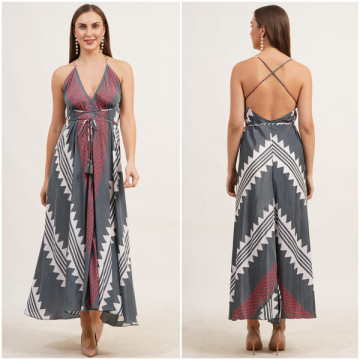Robe longue en polyester. Taille unique / 4 couleurs