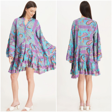 Vestido corto Poliéster. Talla Única / 4 colores