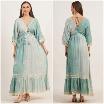 Robe longue en rayonne. Taille unique / 2 couleurs