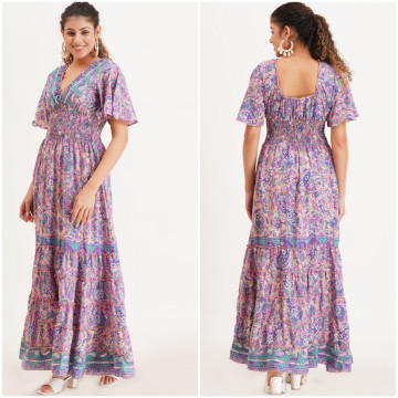 Robe longue en polyester. Taille unique / 4 couleurs