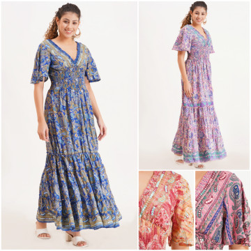 Robe longue en polyester. Taille unique / 4 couleurs