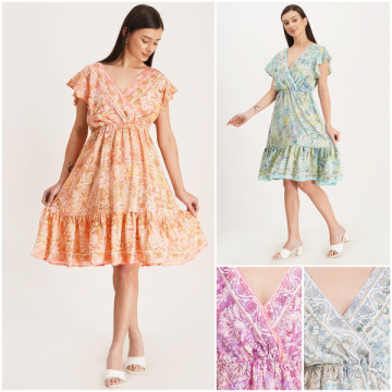  Robe courte en polyester. Taille unique / 4 couleurs