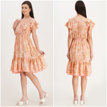 Vestido curto de poliéster. Tamanho único / 4 cores