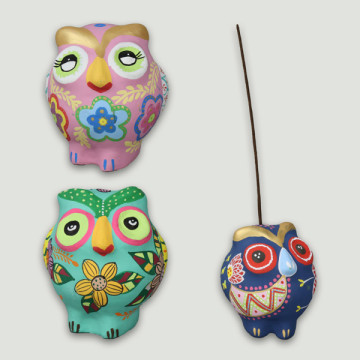 Paper mache incense holder owl 9x10 cm.