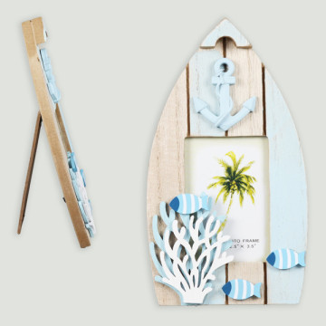 Wooden photo frame coral boat 10x17 cm. Photo size: 5x7.5 cm.