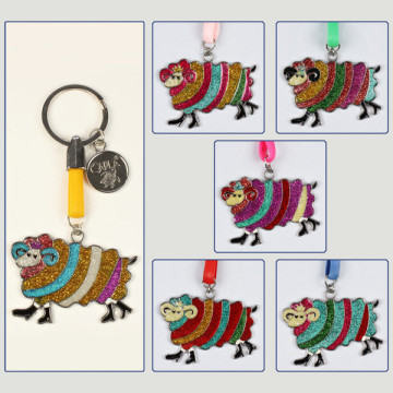 Gancho 13 – Llavero Sea 2 modelo Cabra. Colores surtidos.